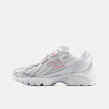 740 Lace - New Balance